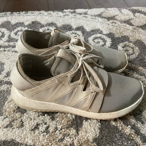 ADIDAS SHOES - Picture 1 of 5